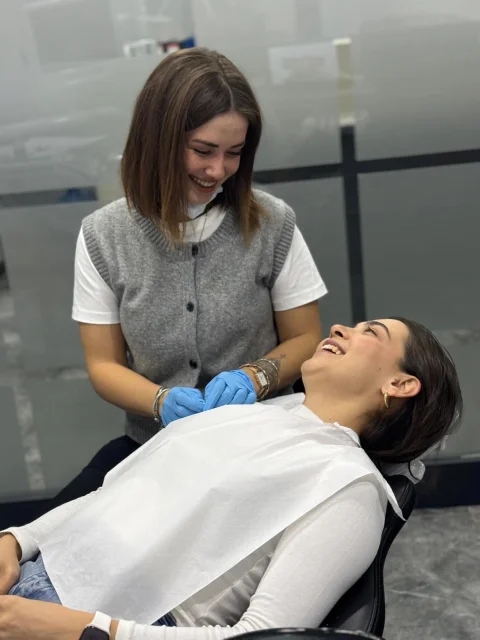 Çene Ağrısı, Baş Ağrısı ve Diş Sıkma: Hepsi Birbiriyle Bağlantılı mı?